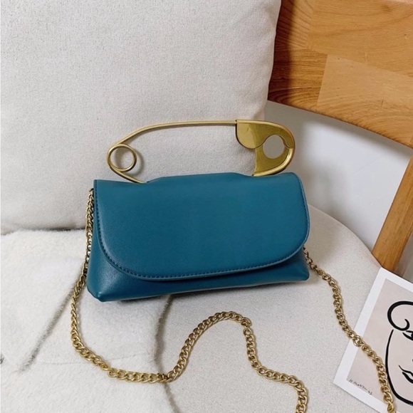 New!!! Safety Pin Clutch / Crossbody - Picture 4 of 6